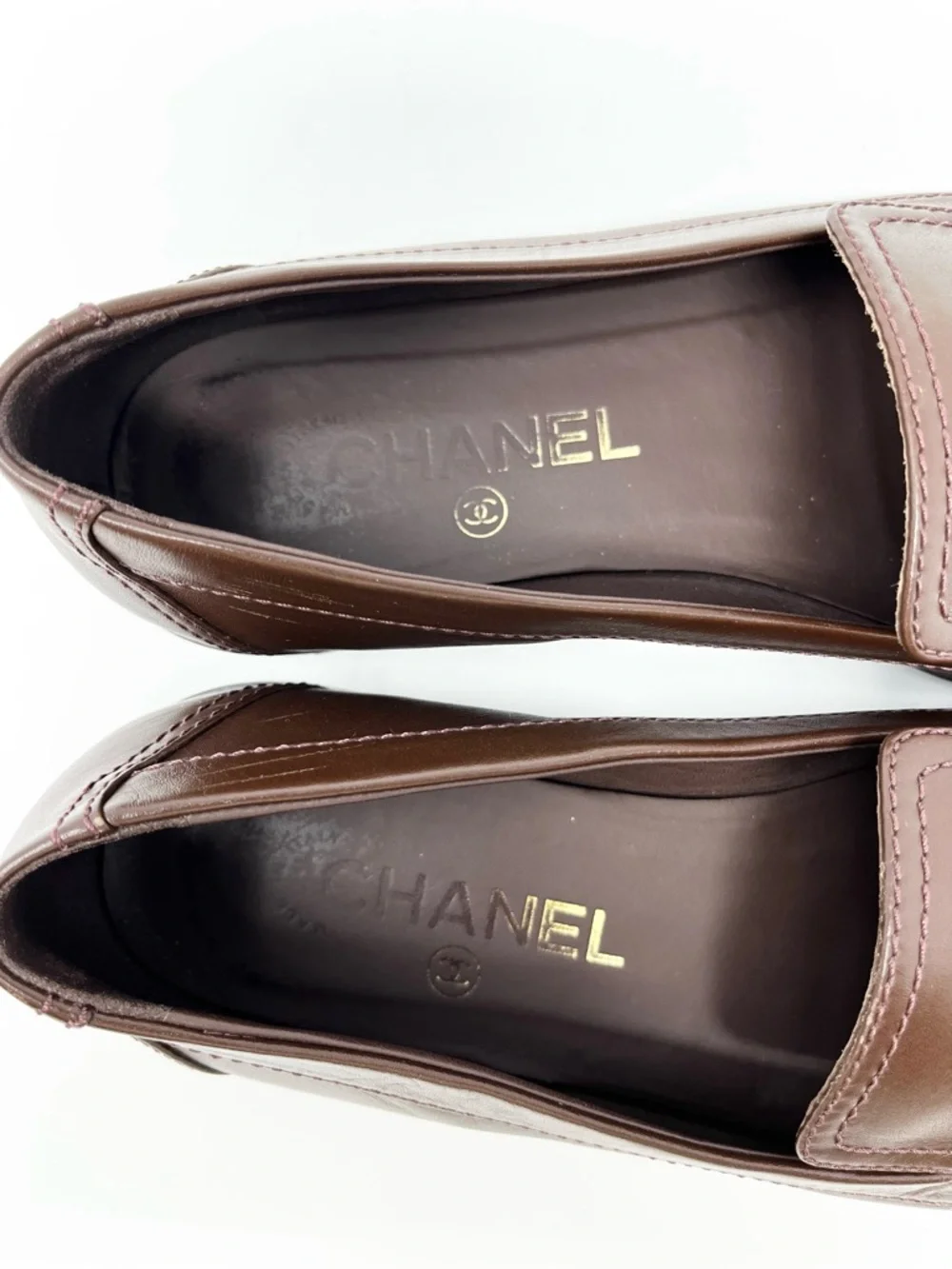 Chanel 2023 Brown Leather Gold Interlocking CC Logo Loafers Flats Shoes 37.5
